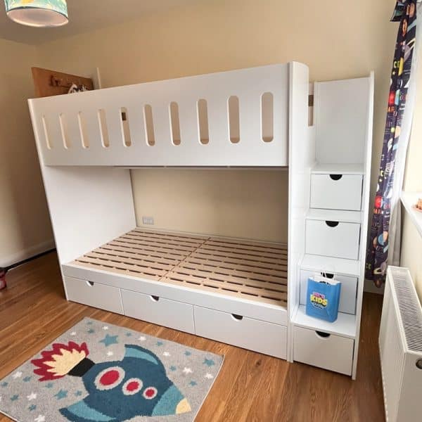 bed 0000s 0059 8