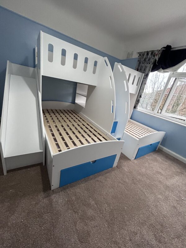 triple sleeper with mattress included
