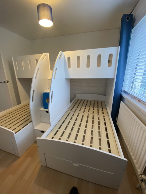 M shaped triple bunk beds